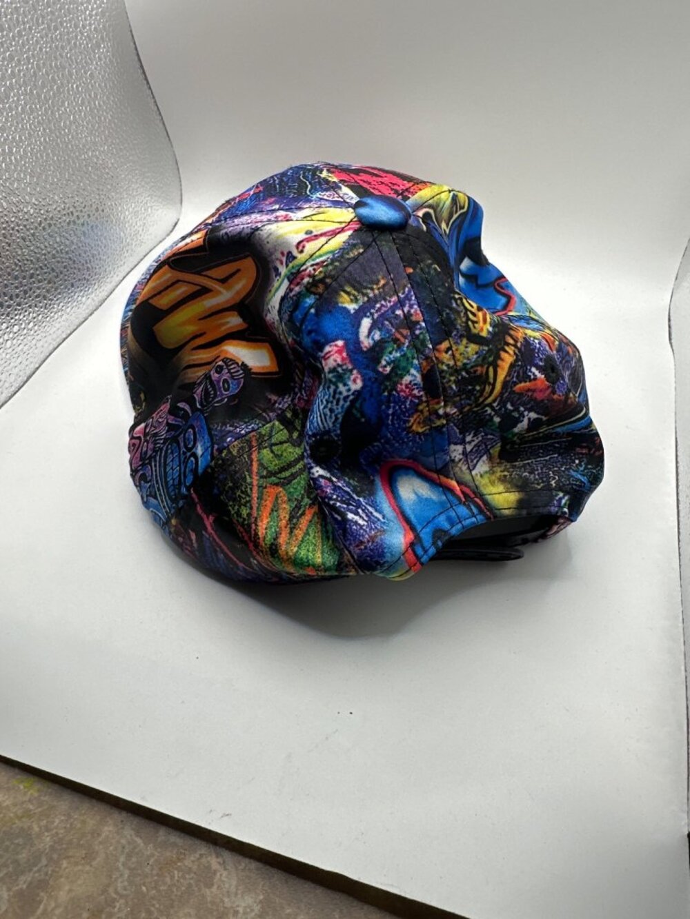 Graffiti Art Snapback Hat With Vibrant Street-Style Design Adjustable Fit Multic - Picture 2 of 3